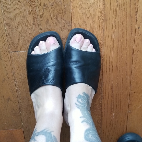 Sandals - Picture 4 of 7